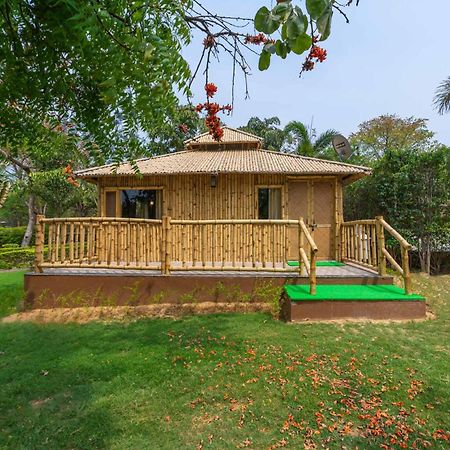 Stayvista At Maple Farms With Pool, Bbq & Bonfire Sohna Bagian luar foto