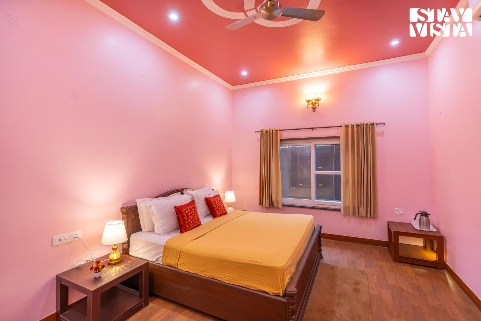 Stayvista At Maple Farms With Pool, Bbq & Bonfire Sohna Bagian luar foto