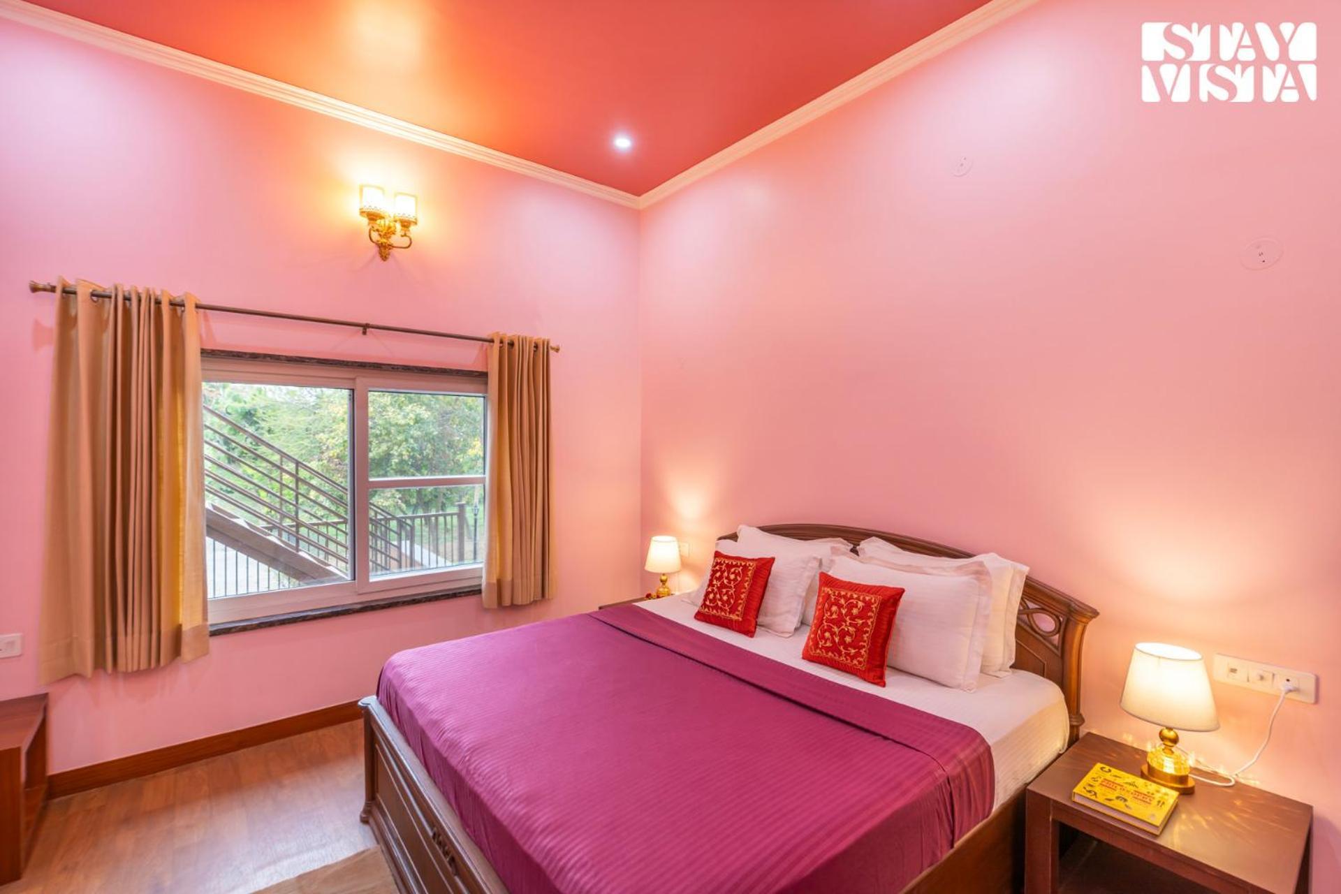Stayvista At Maple Farms With Pool, Bbq & Bonfire Sohna Bagian luar foto