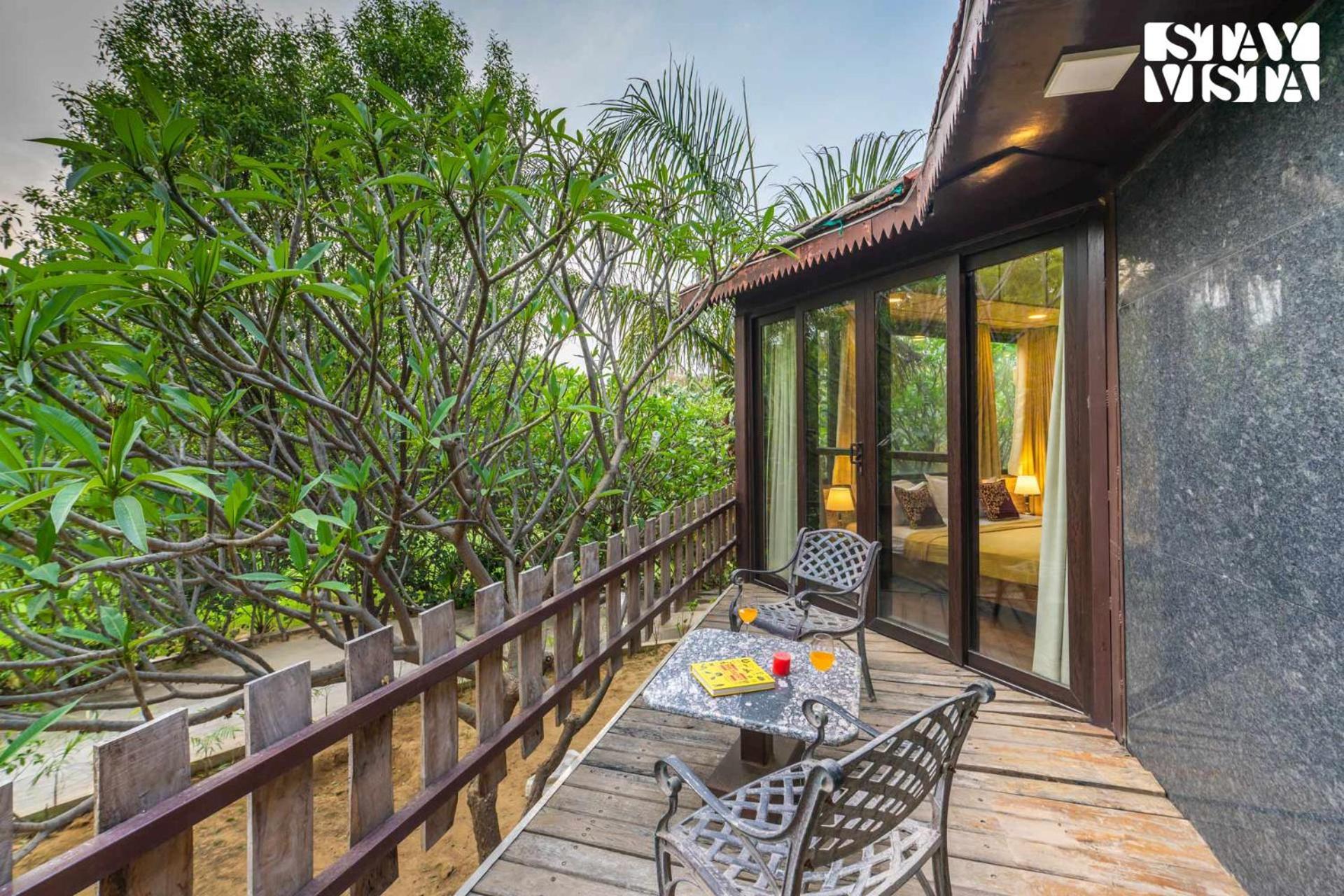 Stayvista At Maple Farms With Pool, Bbq & Bonfire Sohna Bagian luar foto