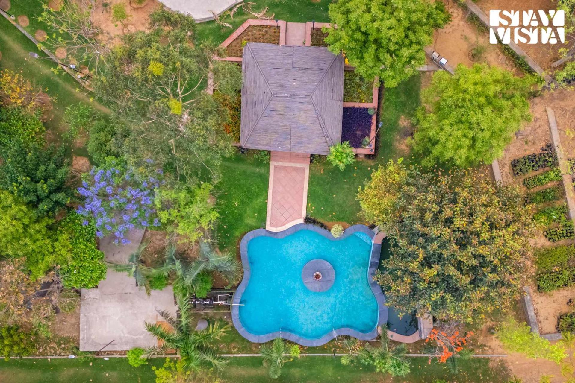 Stayvista At Maple Farms With Pool, Bbq & Bonfire Sohna Bagian luar foto