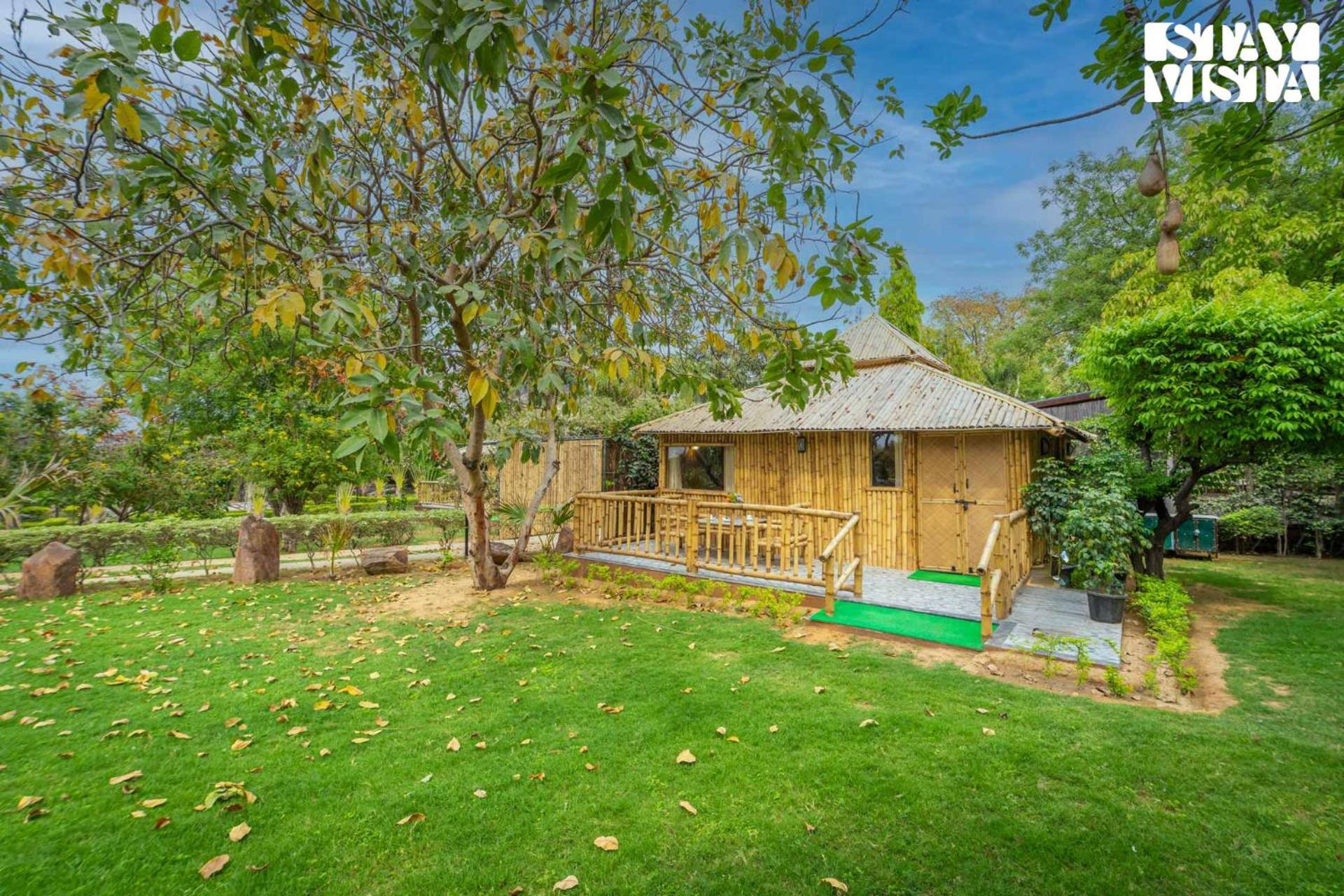 Stayvista At Maple Farms With Pool, Bbq & Bonfire Sohna Bagian luar foto